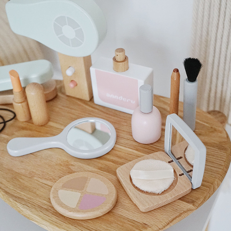 Nowy Drewniany Zestaw do Makij – Beauty Makeup Games Free recenzja i cena